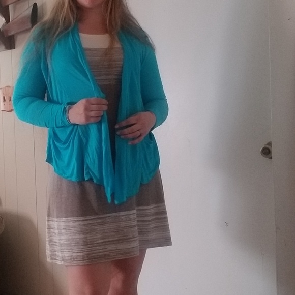 Scuba blue lightweight cardigan with pockets! - Picture 2 of 2